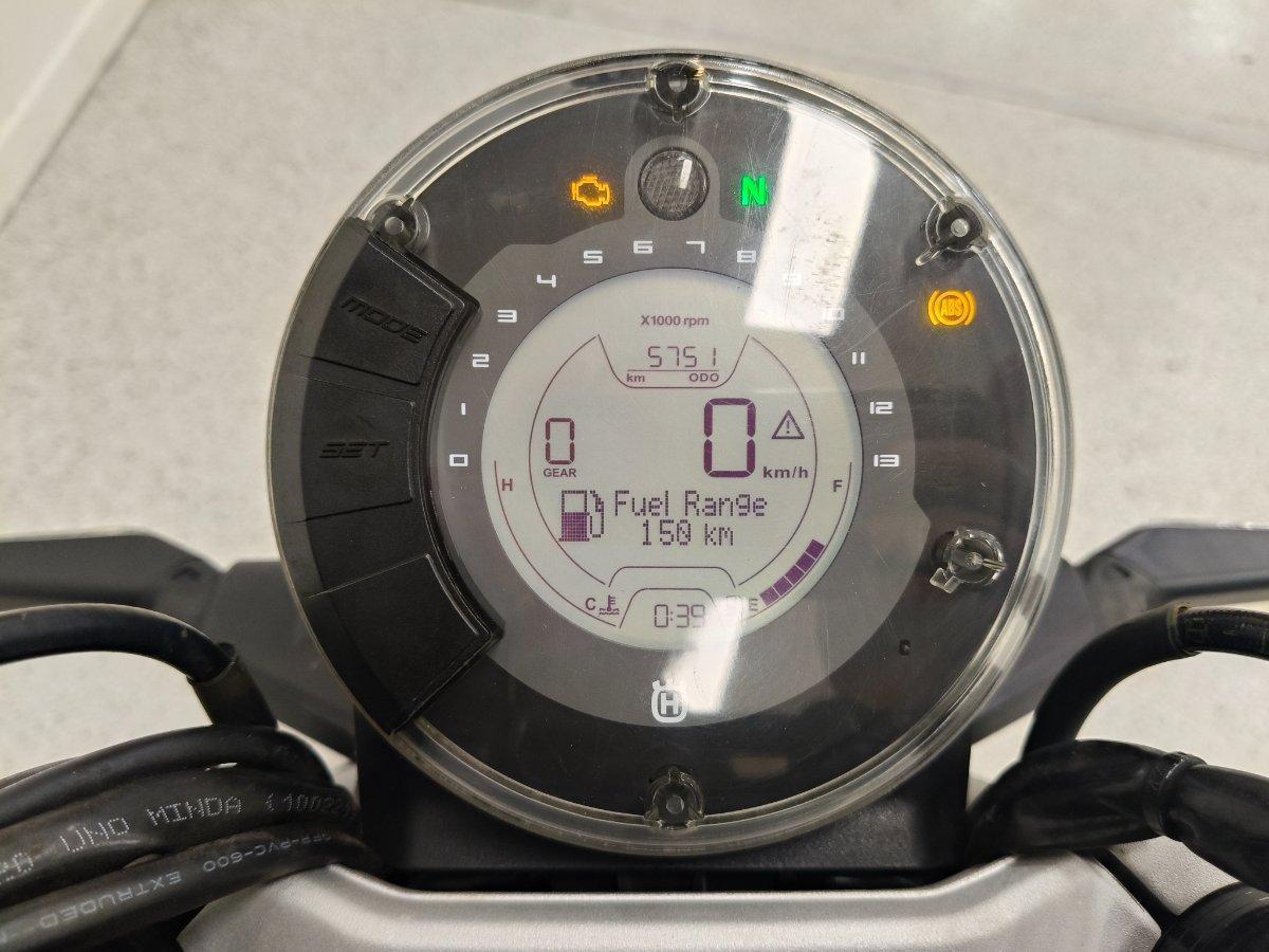 2020 HUSQVARNA SVARTPILEN 401 ROAD
