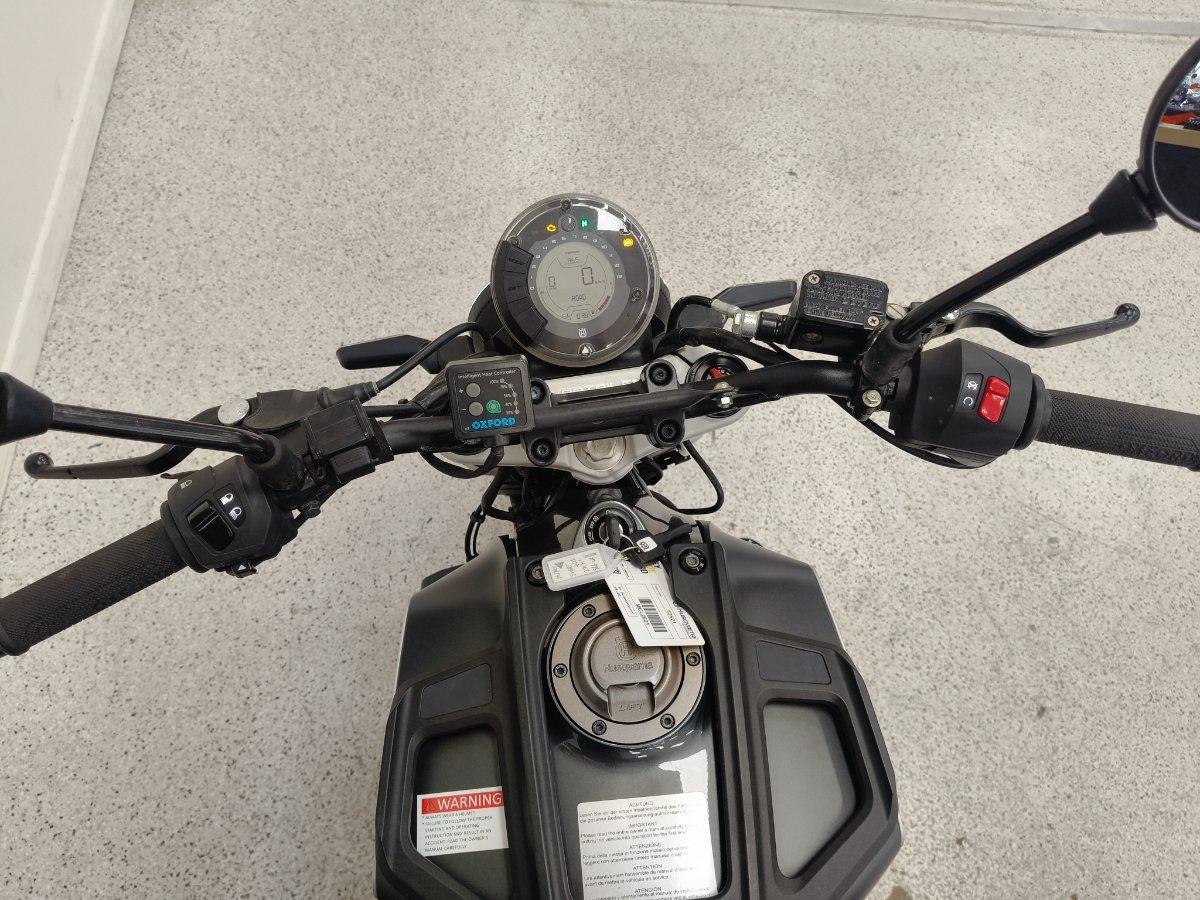 2020 HUSQVARNA SVARTPILEN 401 ROAD