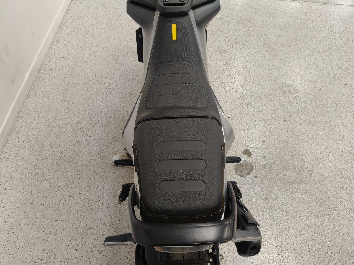 2020 HUSQVARNA SVARTPILEN 401 ROAD