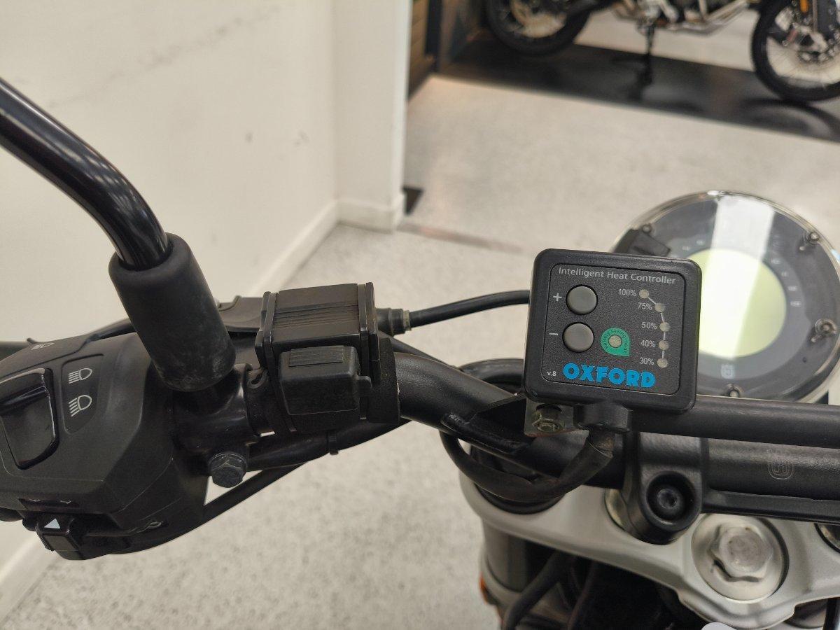 2020 HUSQVARNA SVARTPILEN 401 ROAD