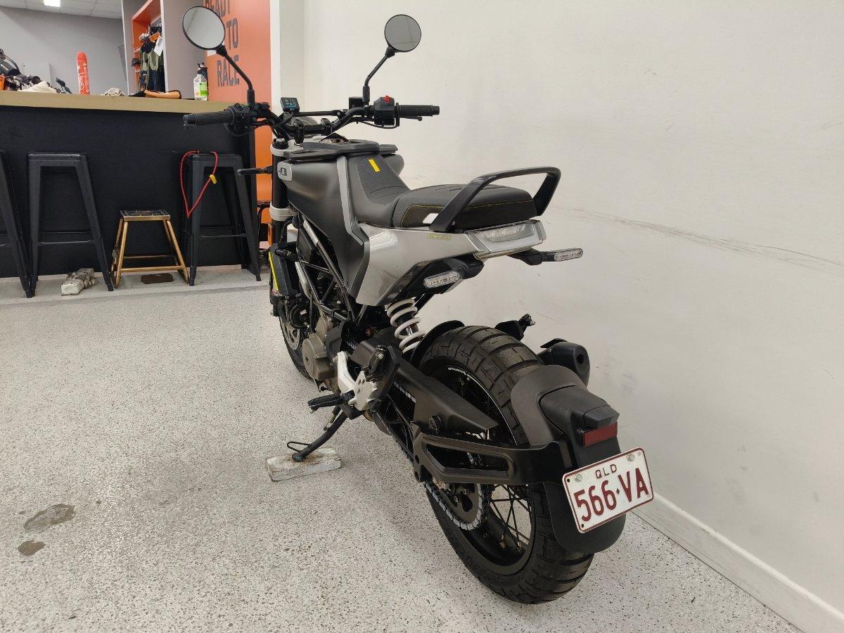 2020 HUSQVARNA SVARTPILEN 401 ROAD