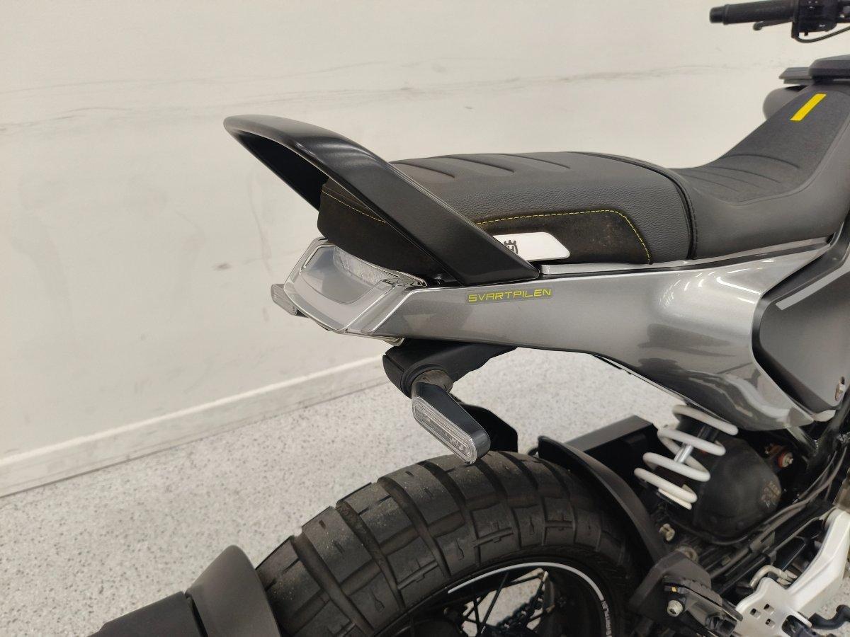 2020 HUSQVARNA SVARTPILEN 401 ROAD