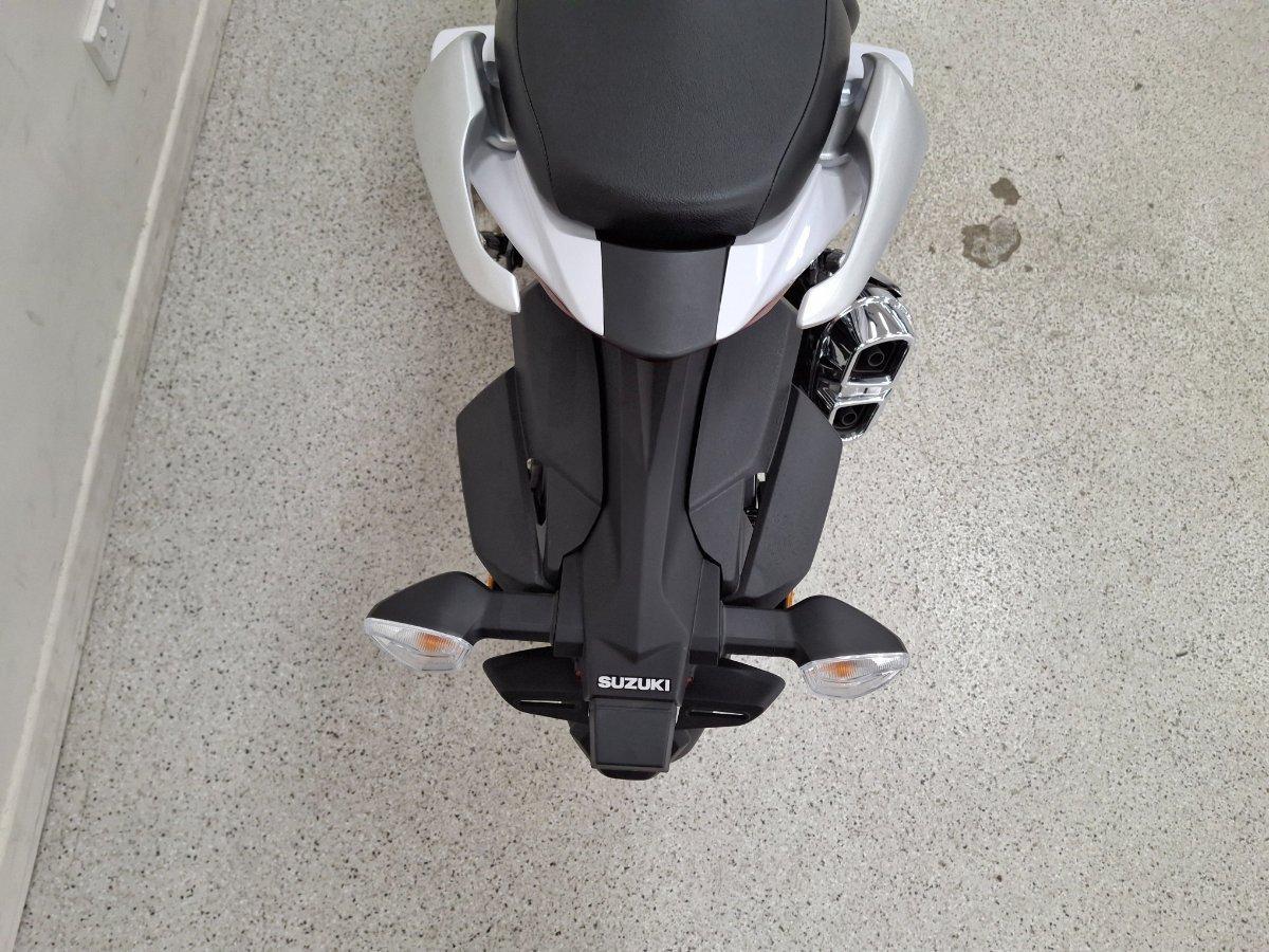 2026 SUZUKI GIXXER ROAD