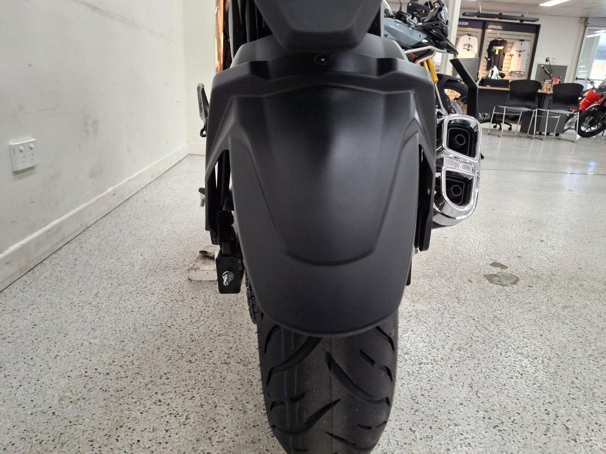 2026 SUZUKI GIXXER ROAD