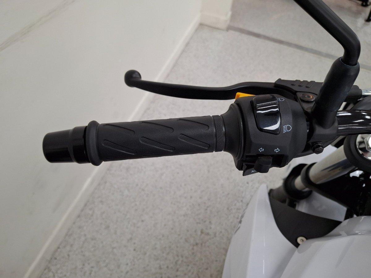 2026 SUZUKI GIXXER ROAD