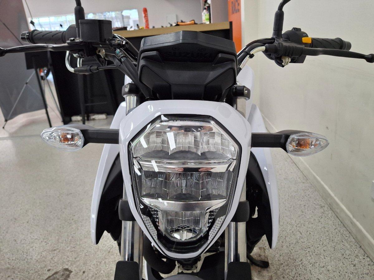 2026 SUZUKI GIXXER ROAD
