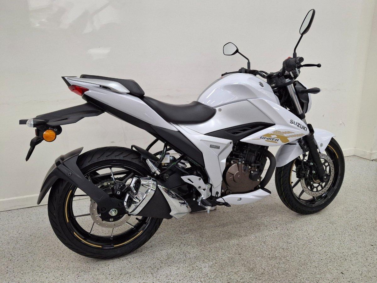 2026 SUZUKI GIXXER ROAD