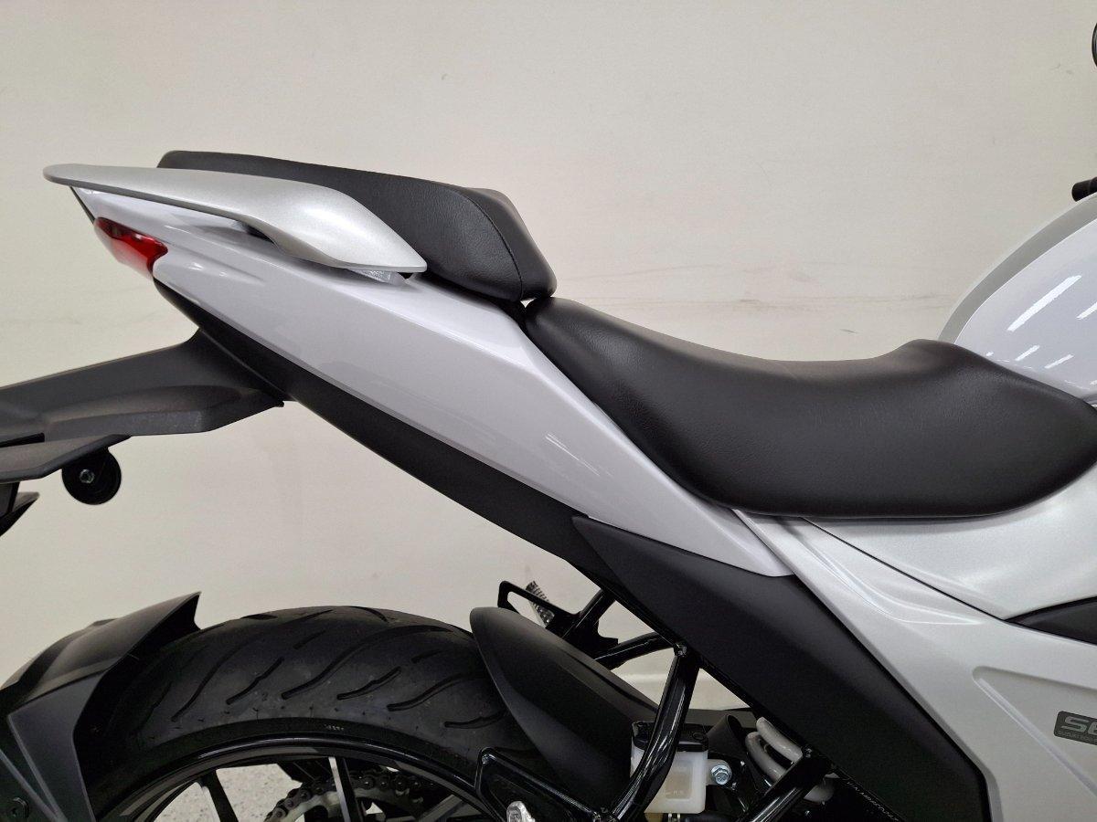 2026 SUZUKI GIXXER ROAD