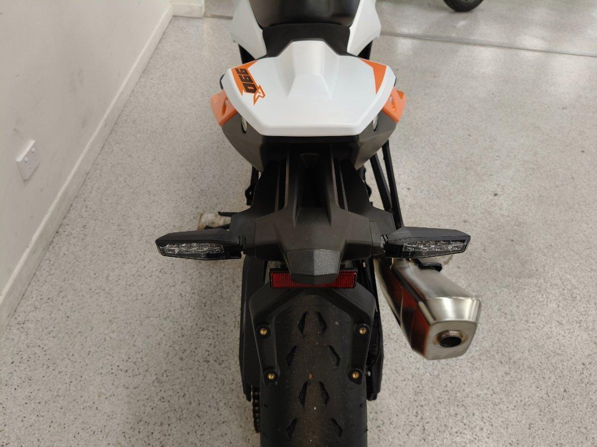 2026 KTM 990 DUKE R ROAD