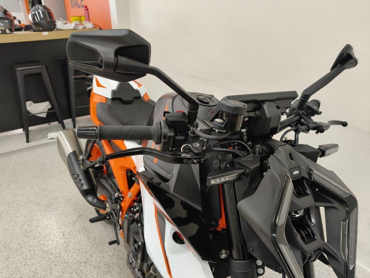 2026 KTM 990 DUKE R ROAD