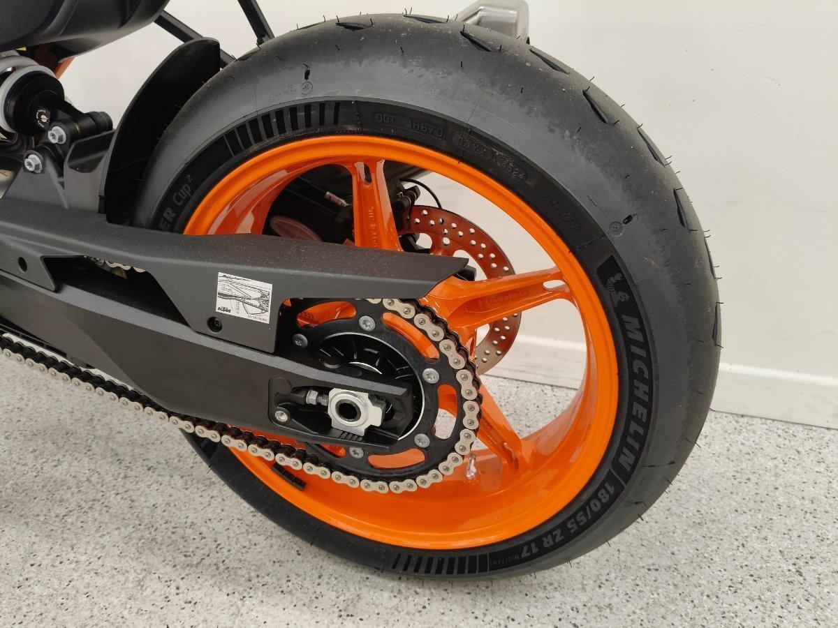 2026 KTM 990 DUKE R ROAD