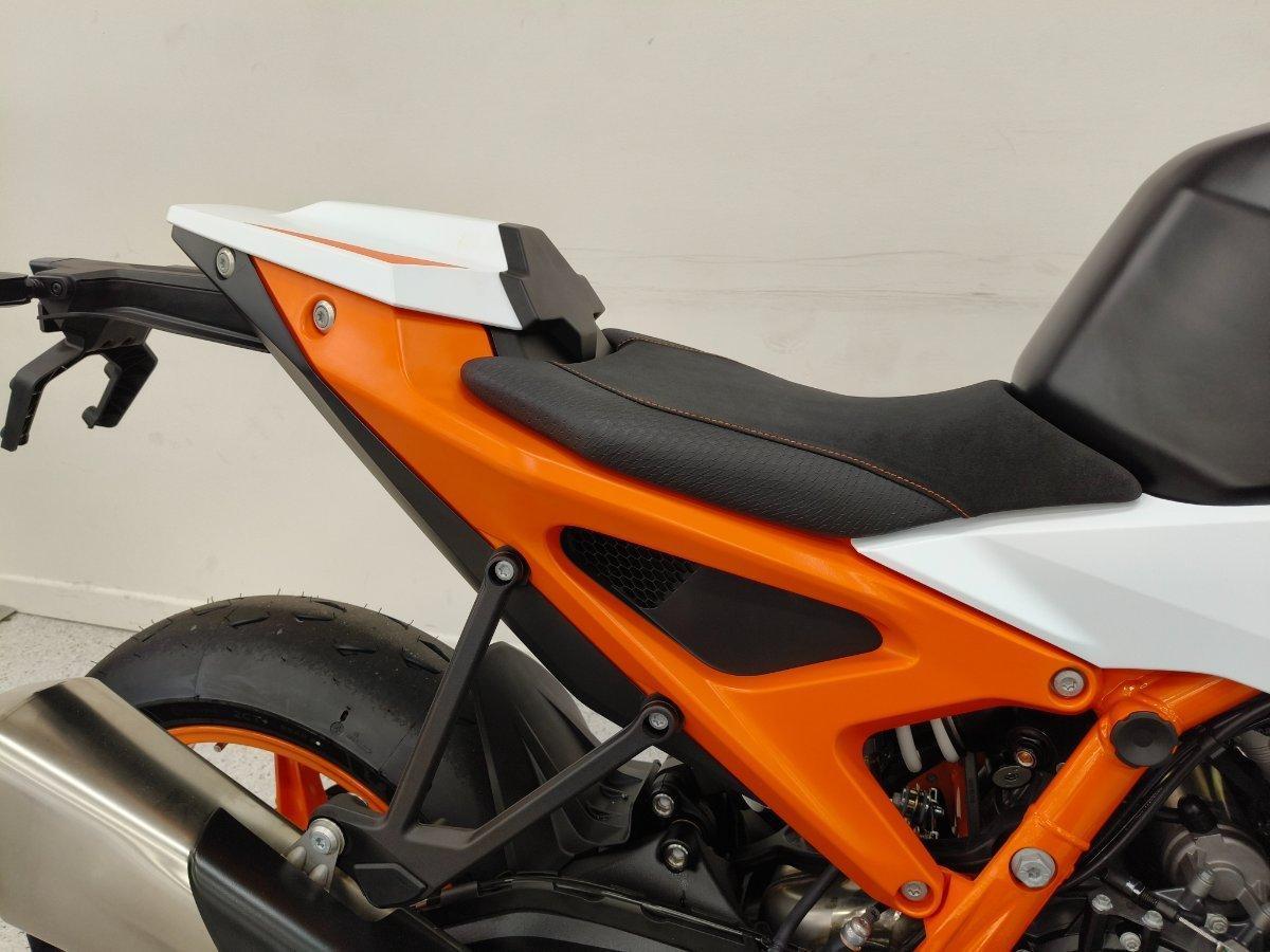 2026 KTM 990 DUKE R ROAD