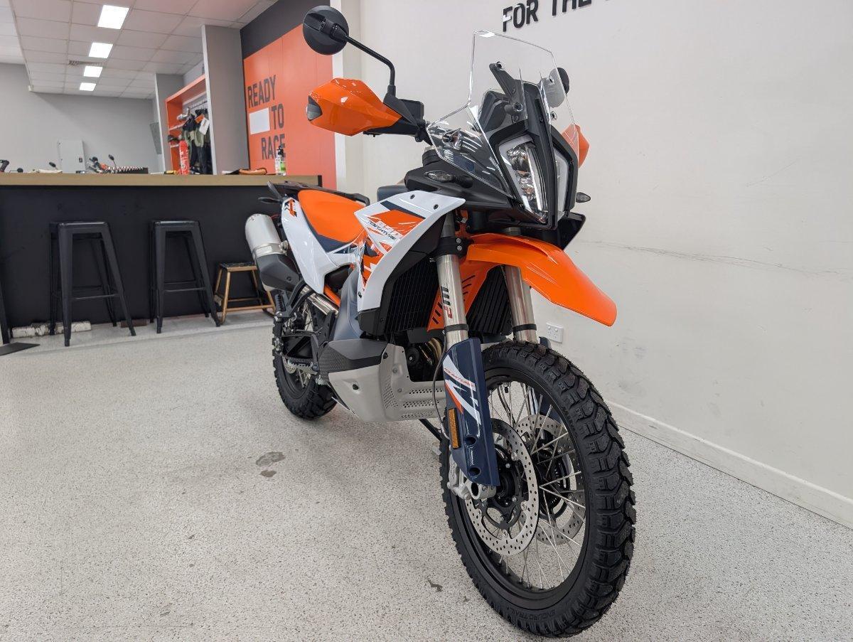 2025 KTM 890 ADVENTURE R DUAL SPORTS