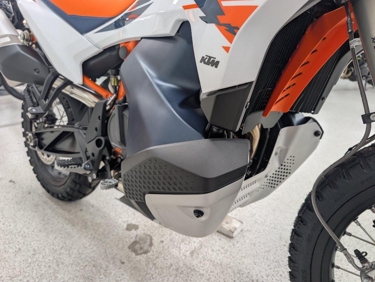 2025 KTM 890 ADVENTURE R DUAL SPORTS