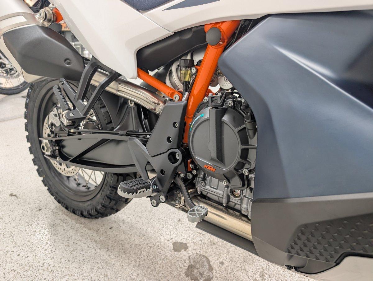 2025 KTM 890 ADVENTURE R DUAL SPORTS