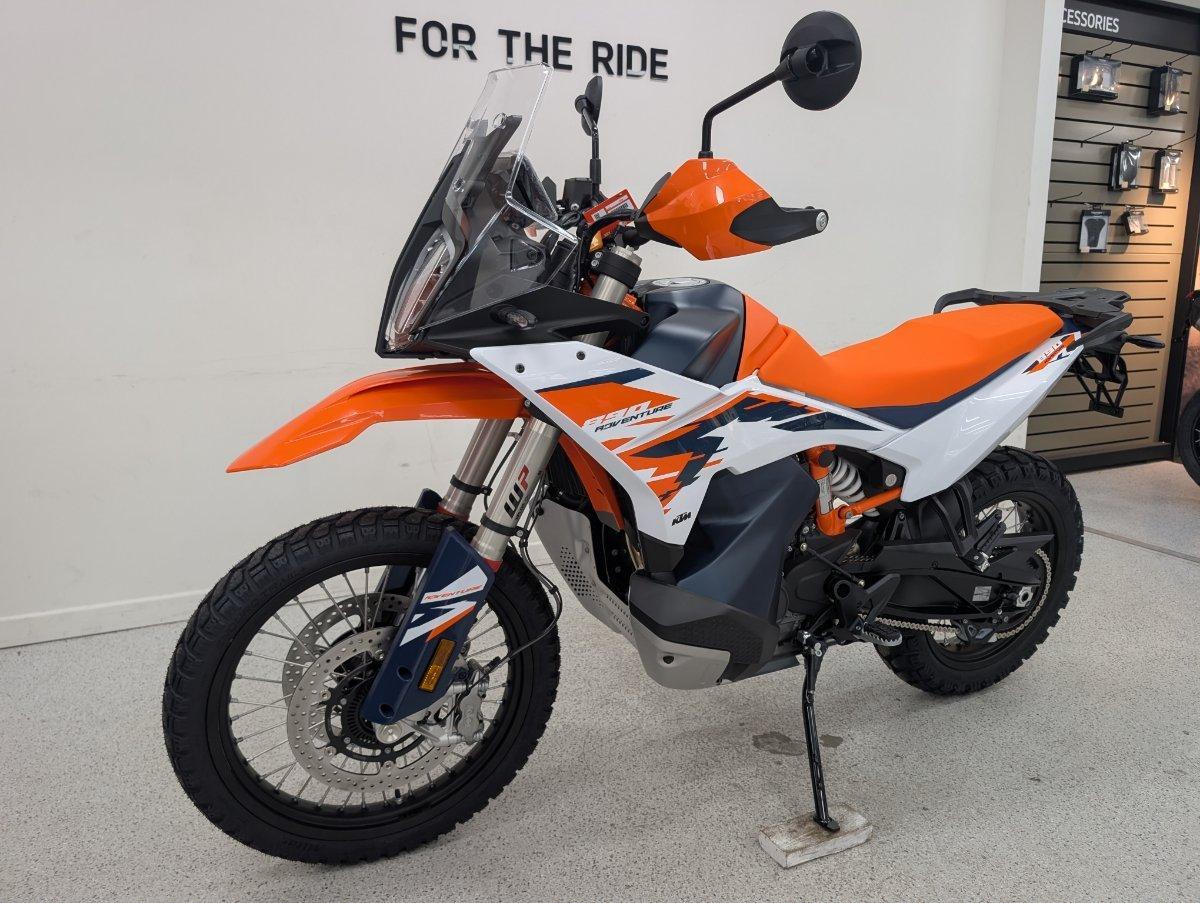 2025 KTM 890 ADVENTURE R DUAL SPORTS