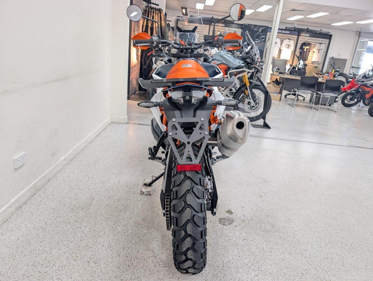 2025 KTM 890 ADVENTURE R DUAL SPORTS