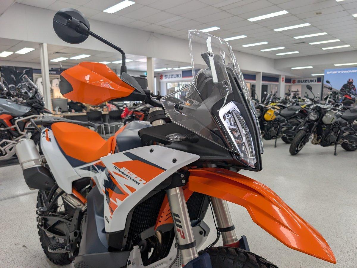 2025 KTM 890 ADVENTURE R DUAL SPORTS