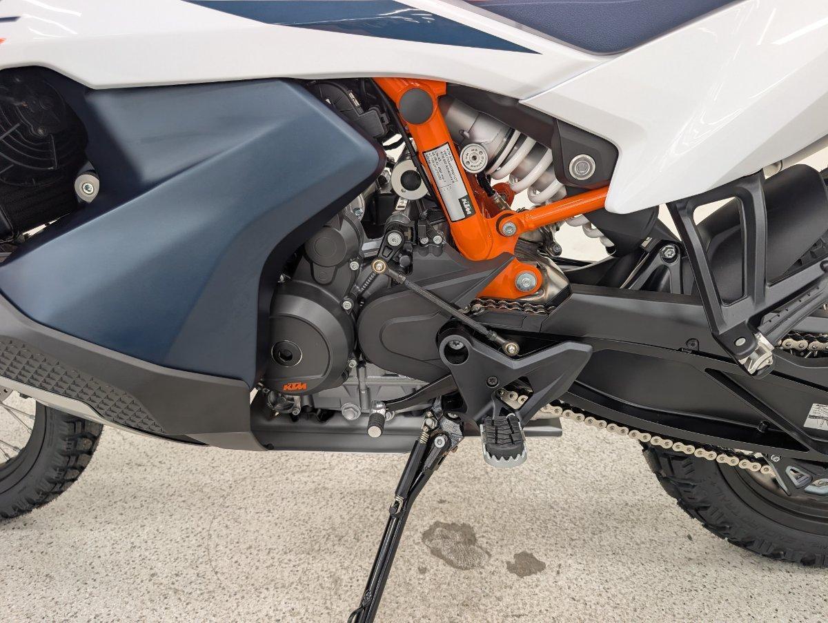 2025 KTM 890 ADVENTURE R DUAL SPORTS