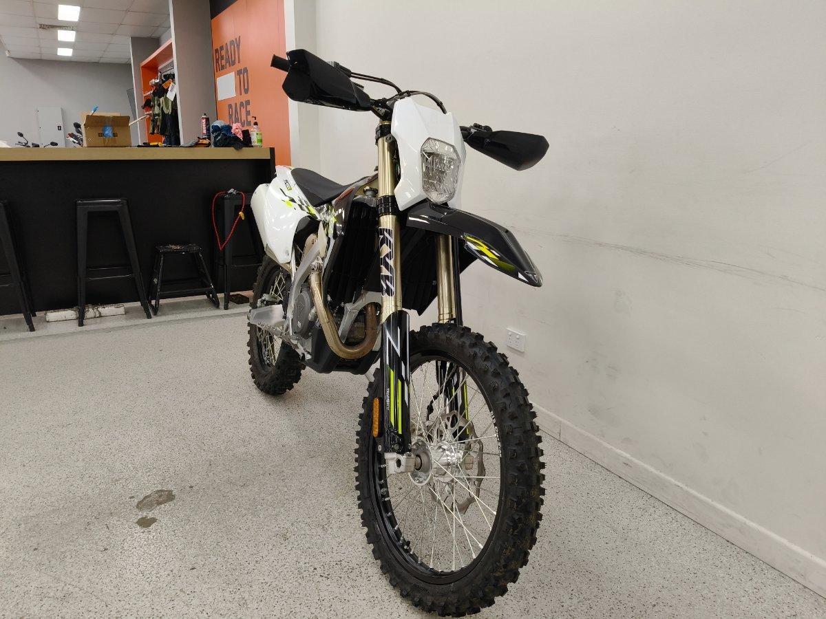 2026 TRIUMPH TF 450-E ENDURO