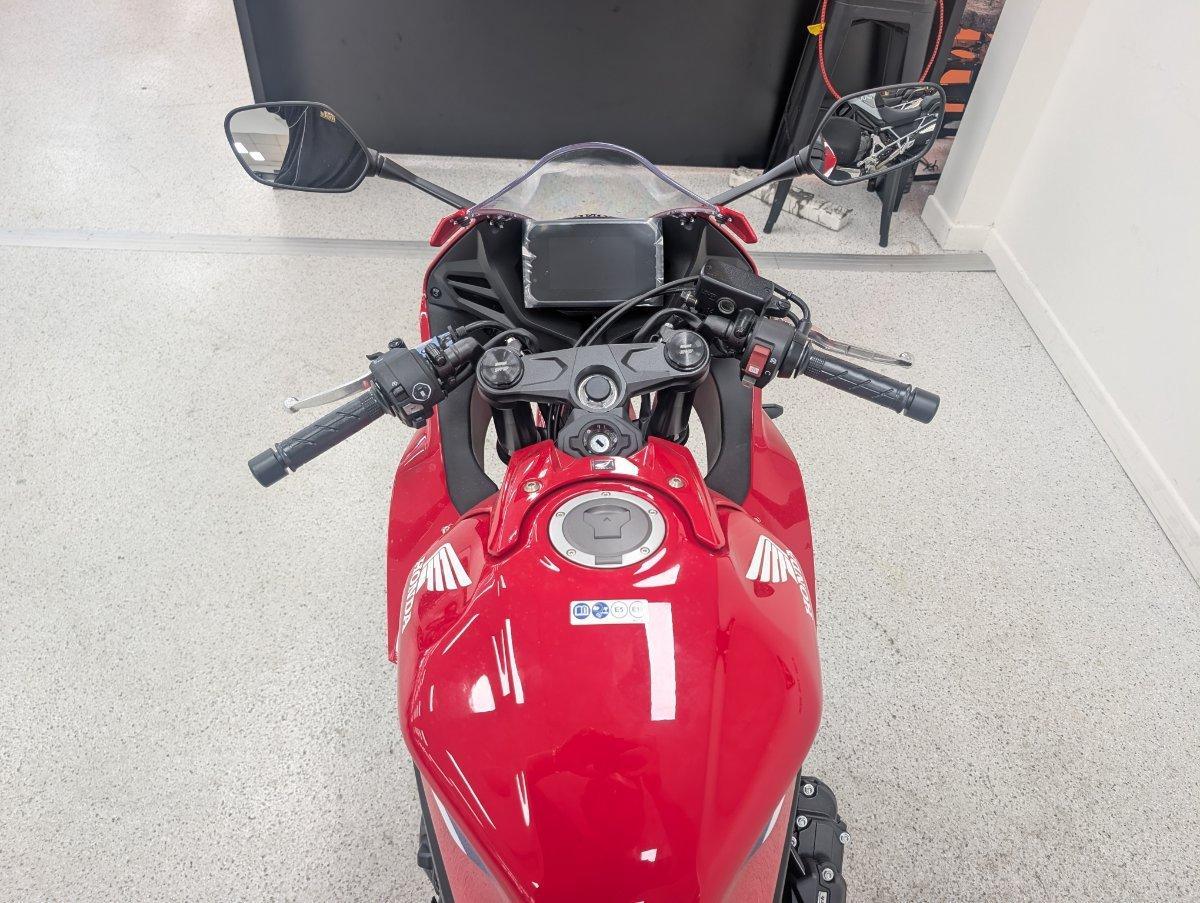 2026 HONDA CBR650R E-CLUTCH SPORTS
