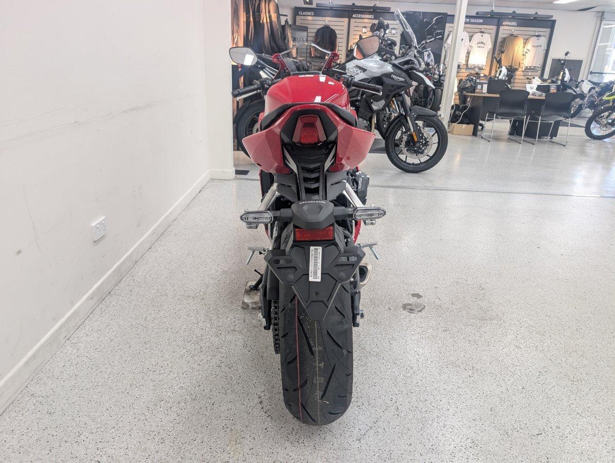 2026 HONDA CBR650R E-CLUTCH SPORTS