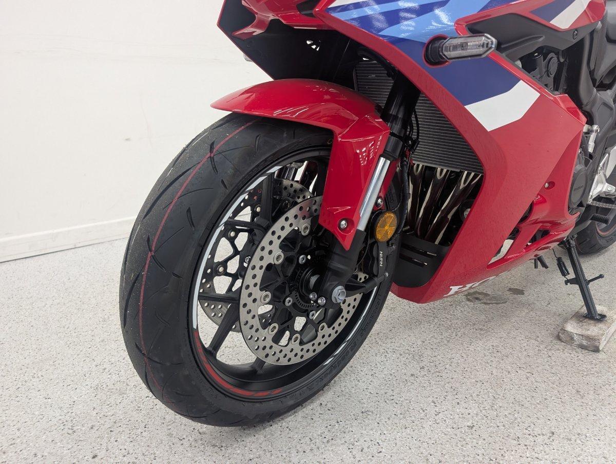 2026 HONDA CBR650R E-CLUTCH SPORTS