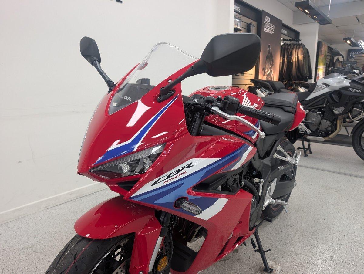 2026 HONDA CBR650R E-CLUTCH SPORTS