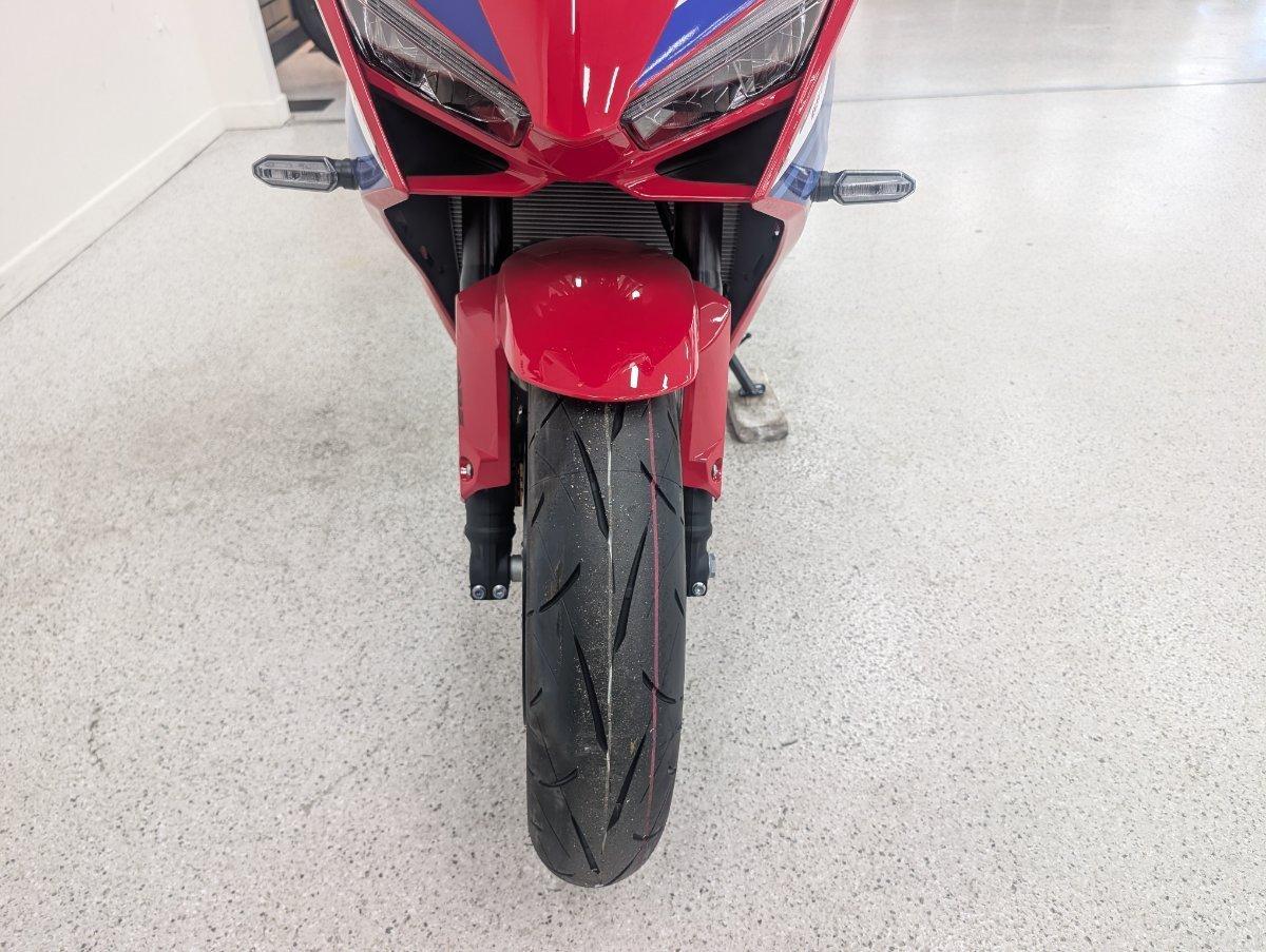 2026 HONDA CBR650R E-CLUTCH SPORTS