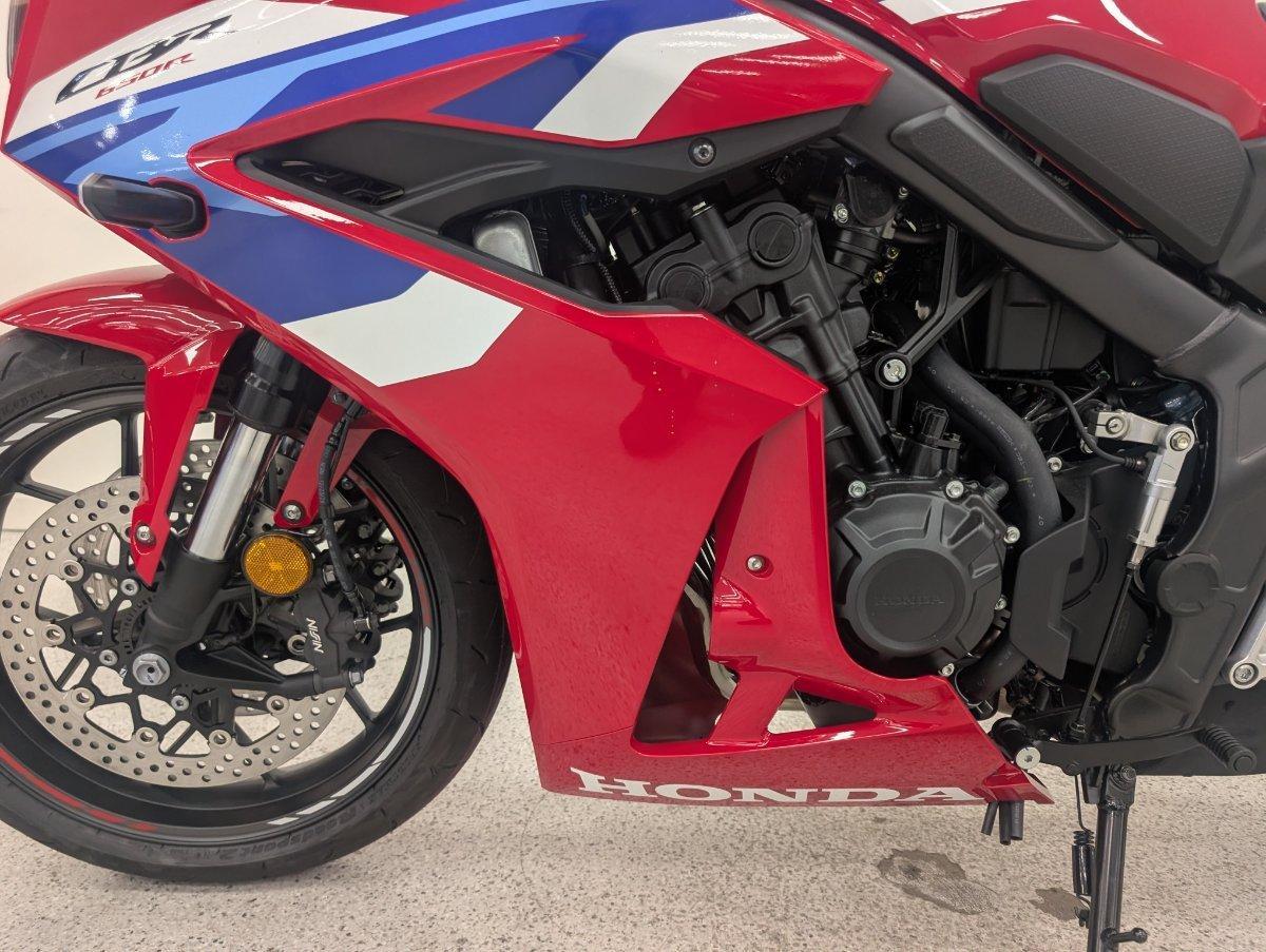 2026 HONDA CBR650R E-CLUTCH SPORTS
