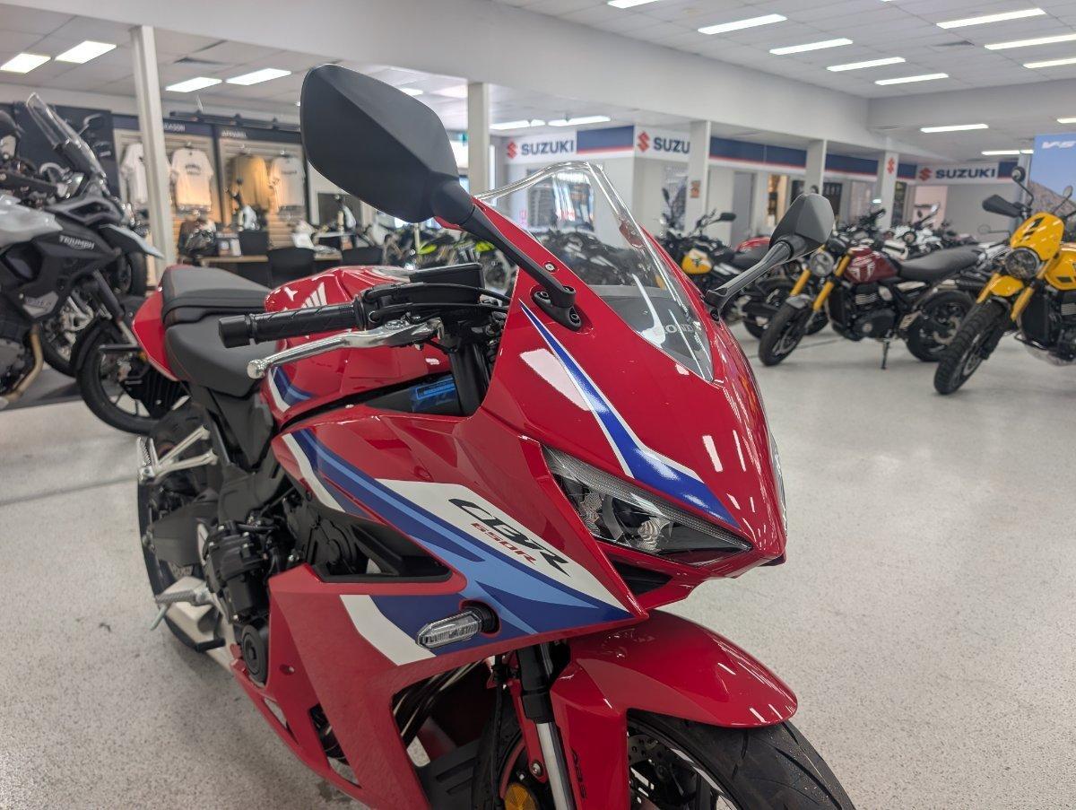 2026 HONDA CBR650R E-CLUTCH SPORTS