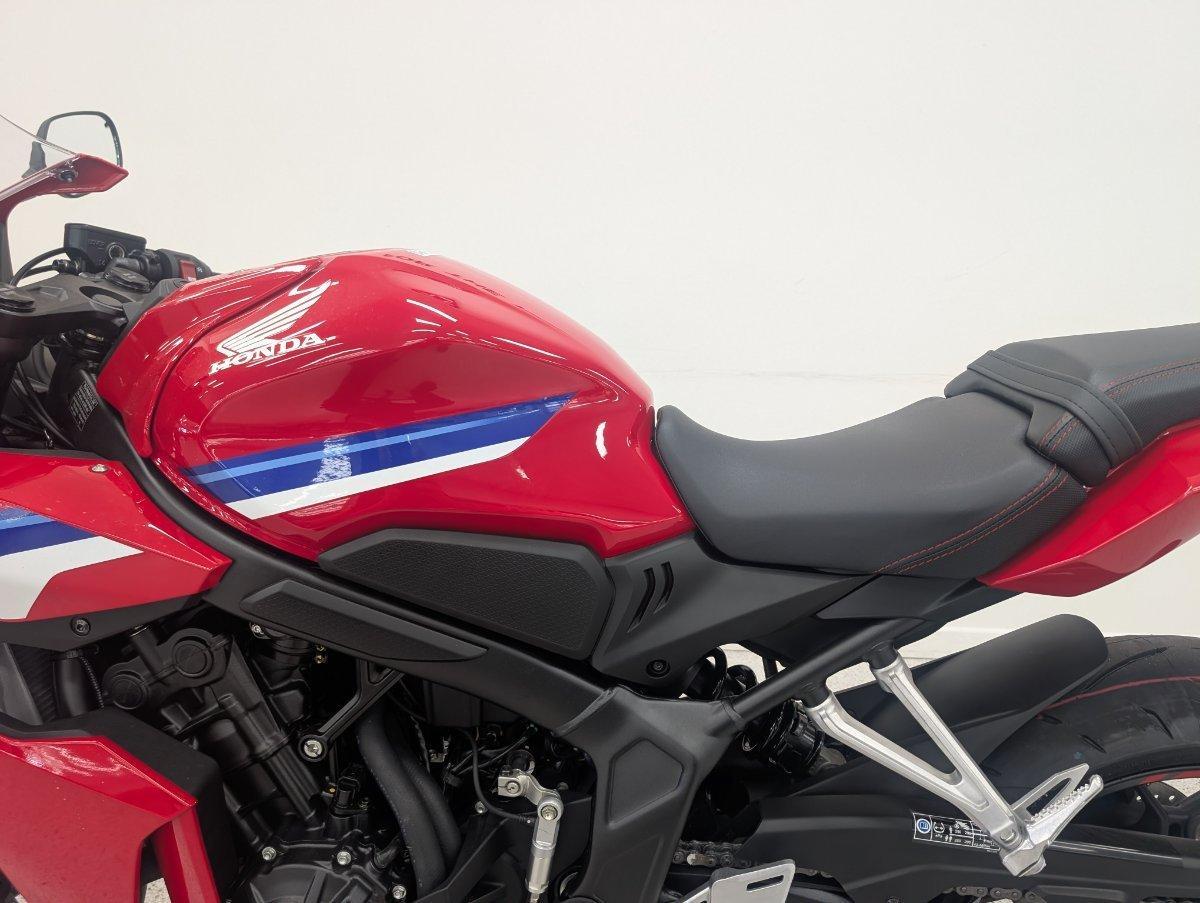2026 HONDA CBR650R E-CLUTCH SPORTS