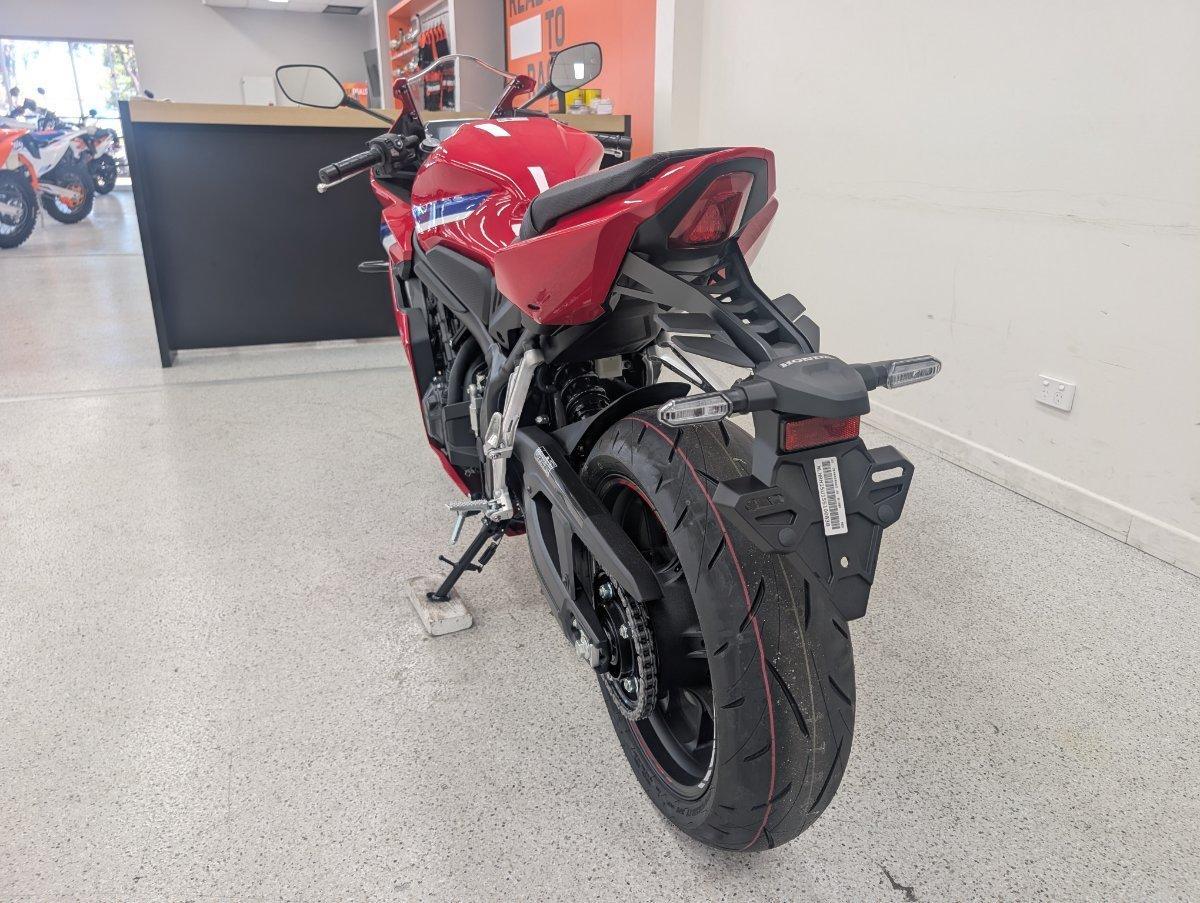 2026 HONDA CBR650R E-CLUTCH SPORTS