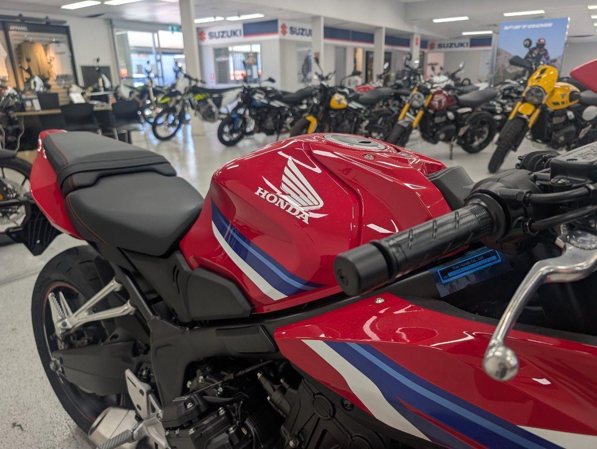 2026 HONDA CBR650R E-CLUTCH SPORTS
