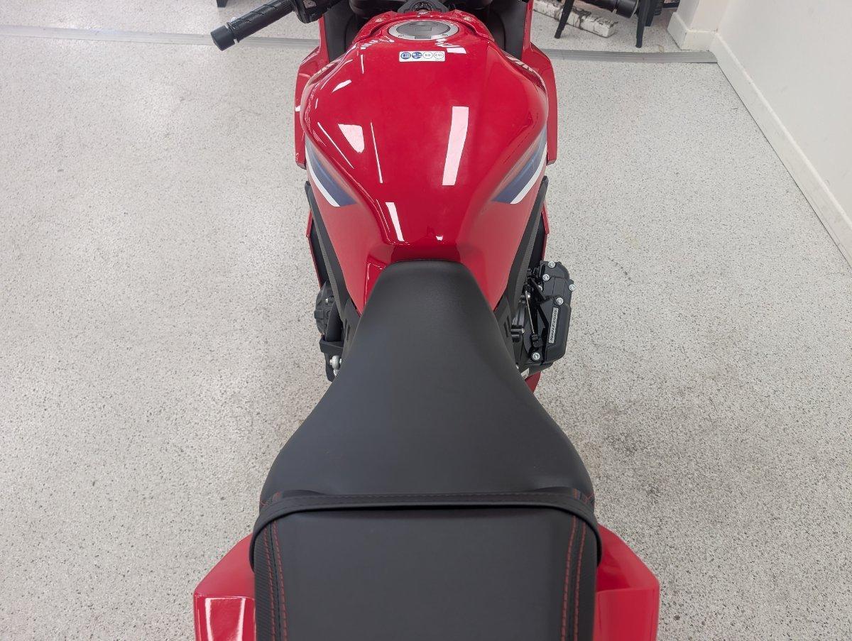 2026 HONDA CBR650R E-CLUTCH SPORTS