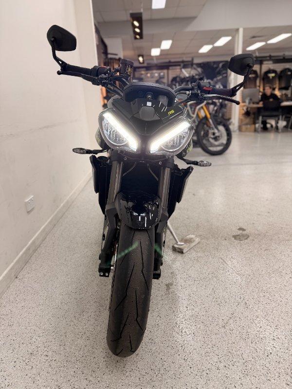 2026 TRIUMPH STREET TRIPLE RS ROAD