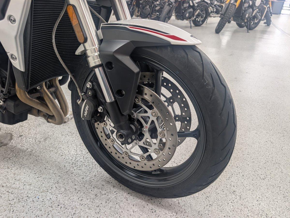 2022 TRIUMPH STREET TRIPLE S 660 LAMS ROAD