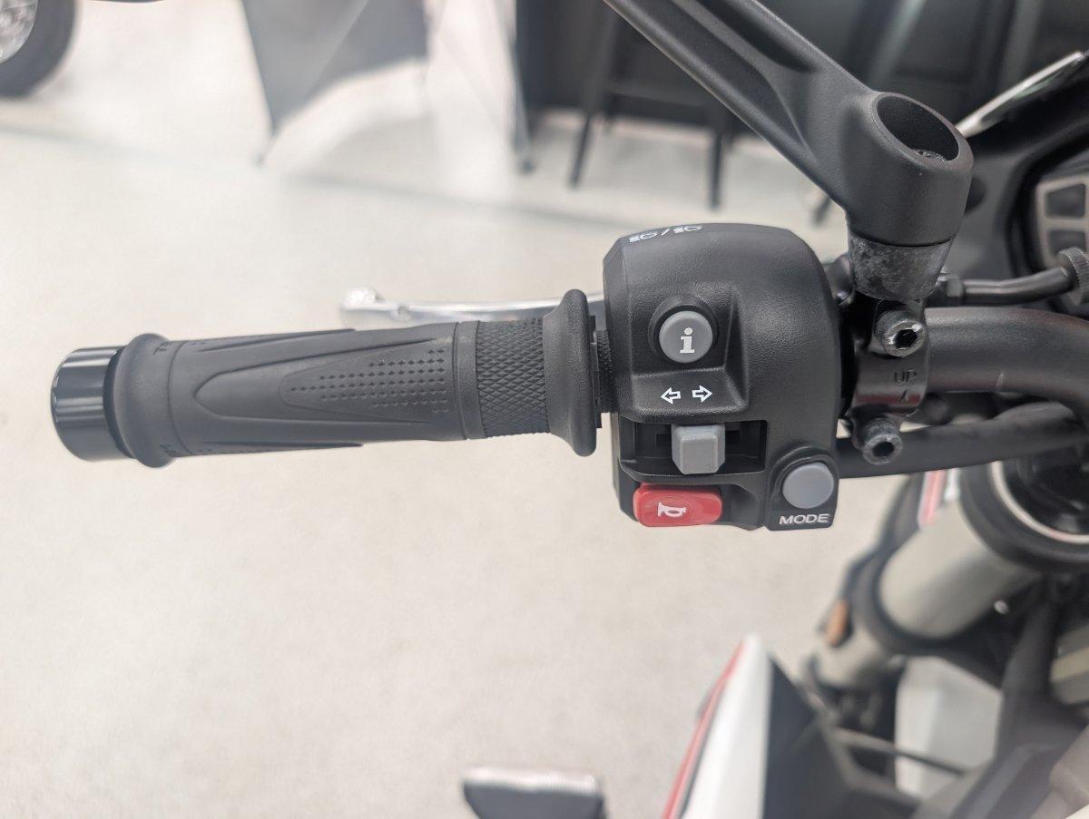 2022 TRIUMPH STREET TRIPLE S 660 LAMS ROAD