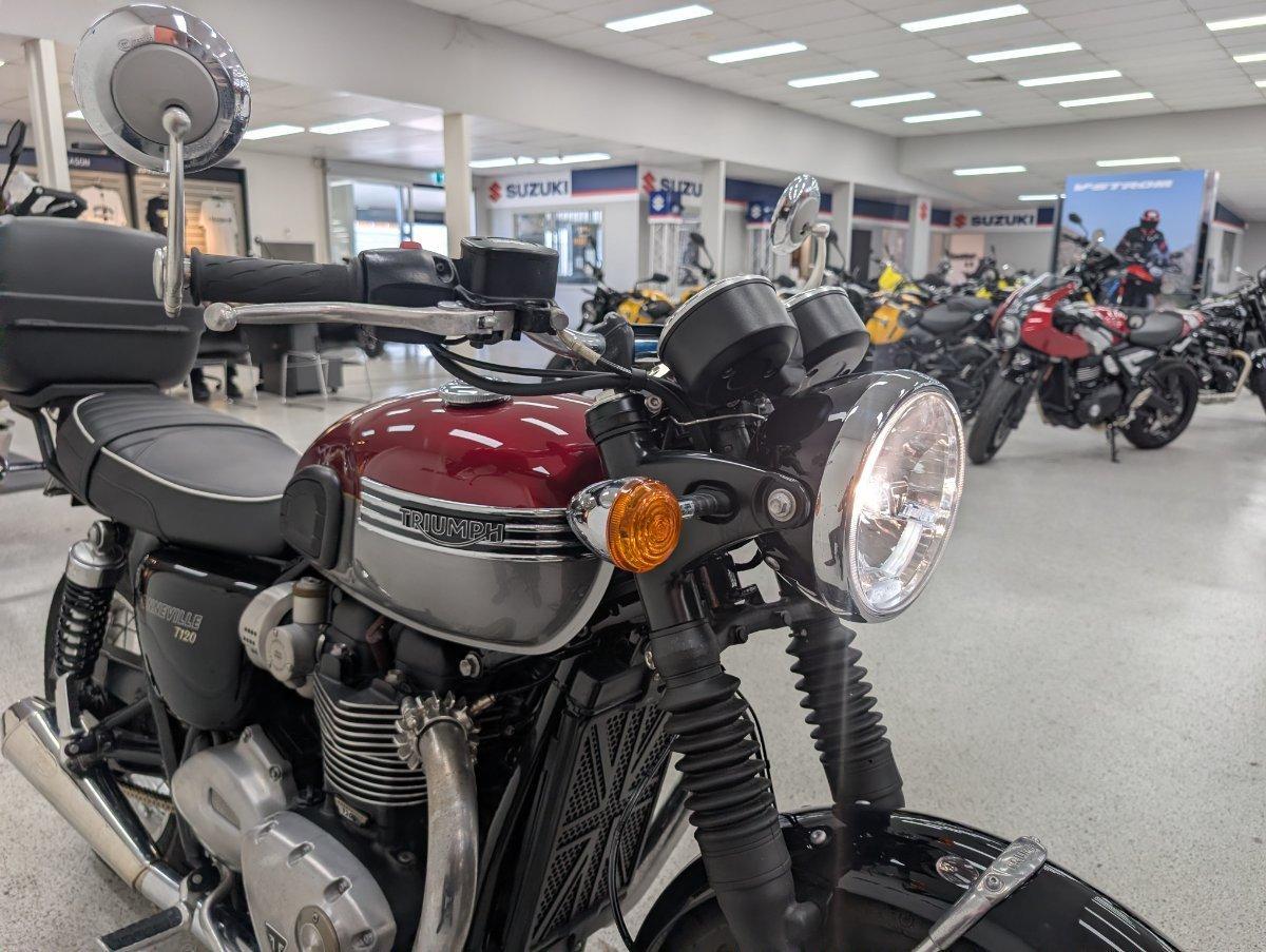 2023 TRIUMPH BONNEVILLE T120 ROAD