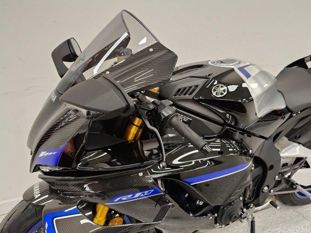 2025 YAMAHA YZF-R1 M SPORTS