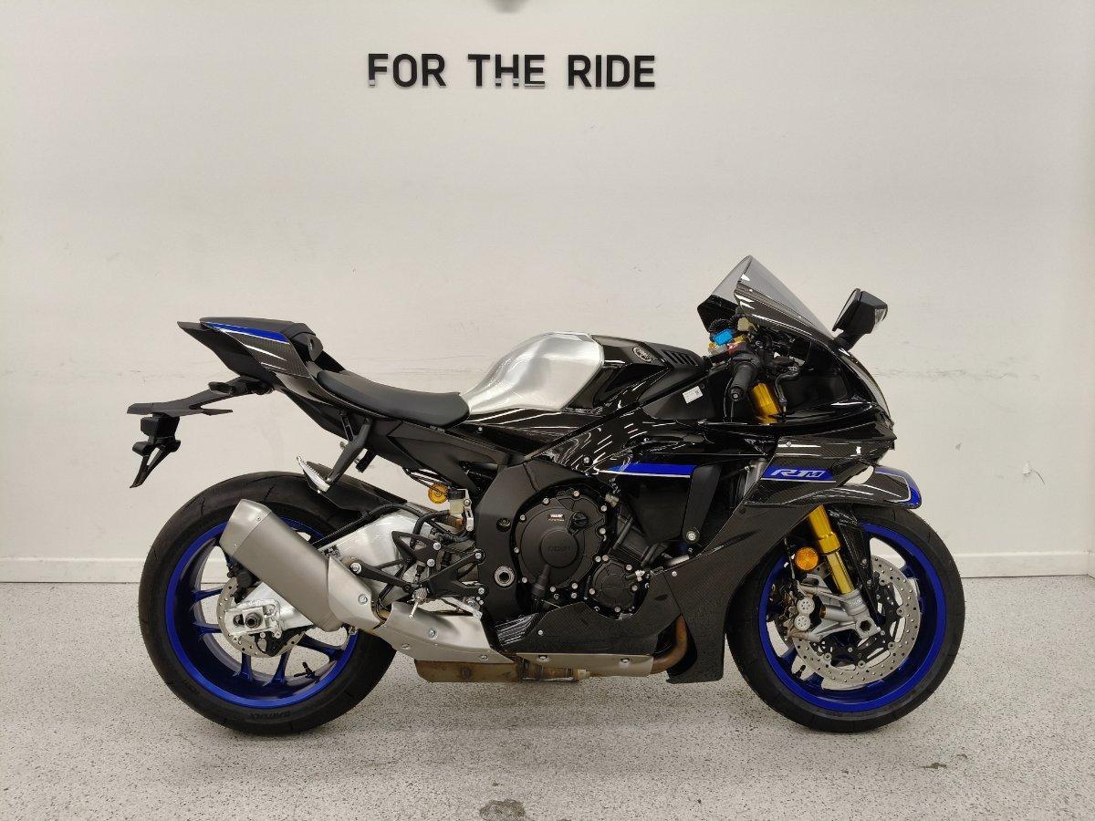 2025 YAMAHA YZF-R1 M SPORTS