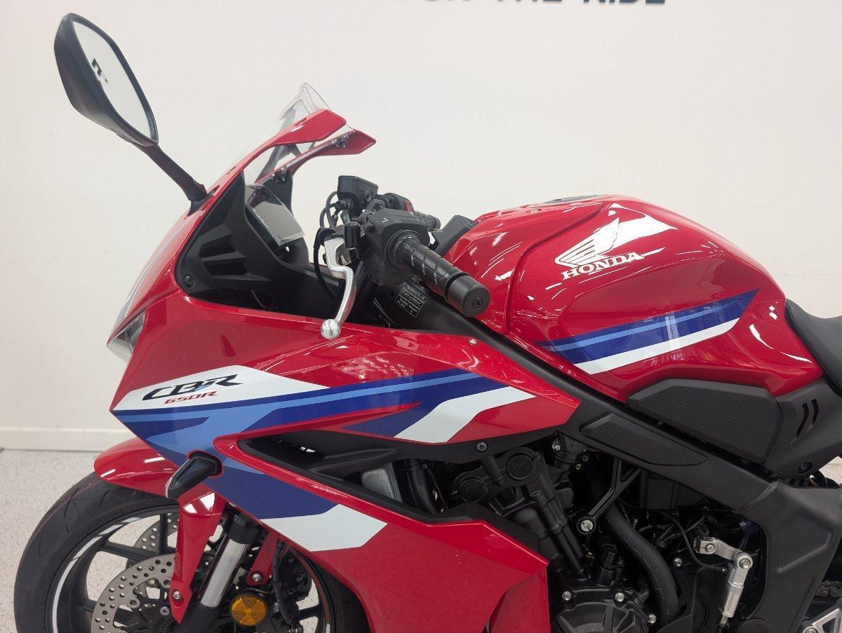 2026 HONDA CBR650R E-CLUTCH SPORTS