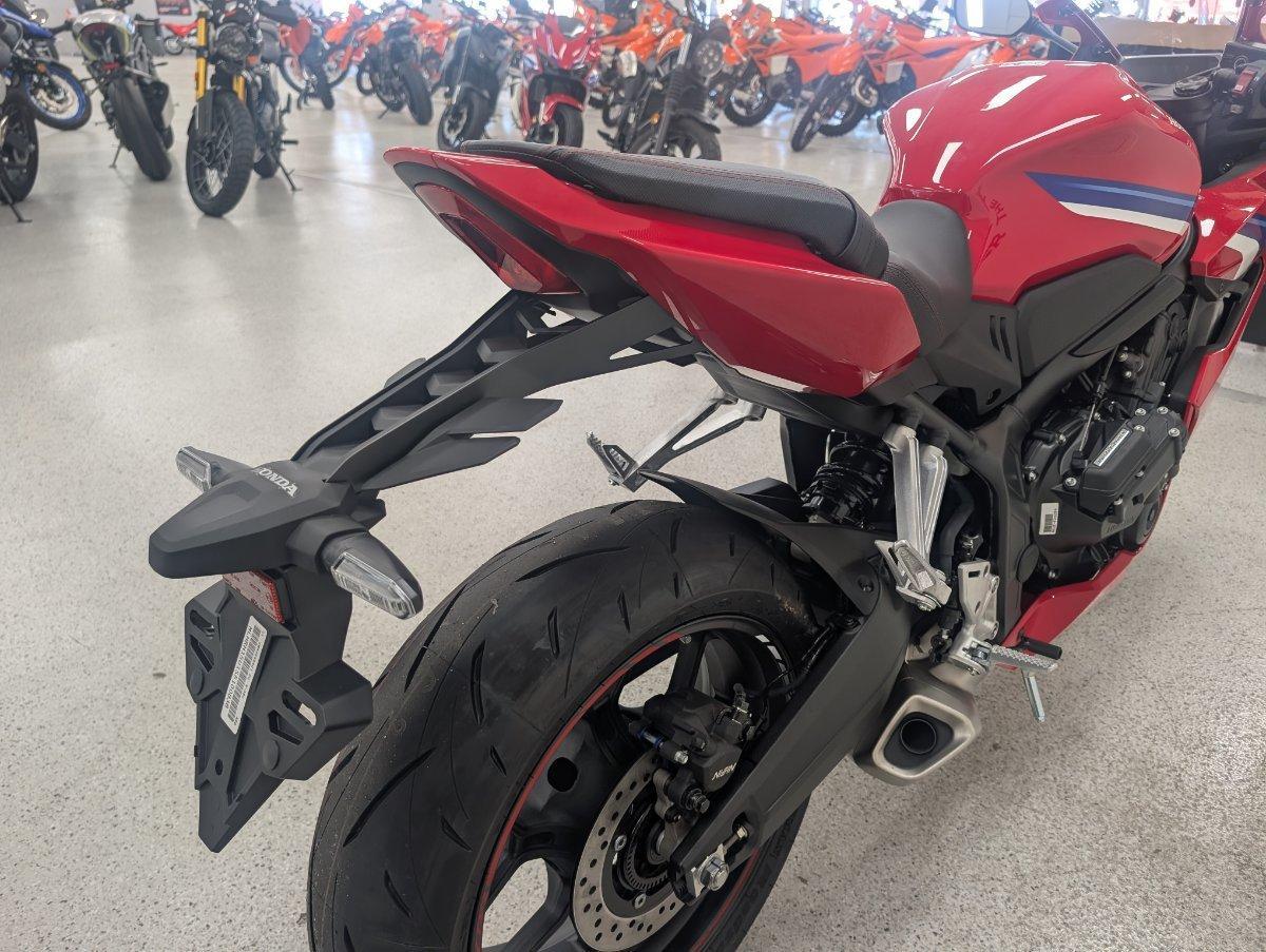 2026 HONDA CBR650R E-CLUTCH SPORTS