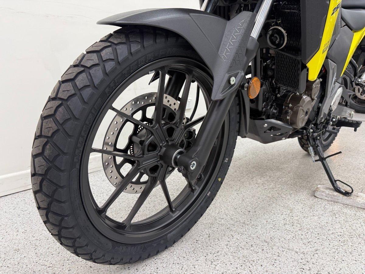 2025 SUZUKI V-STROM 250SX DUAL SPORTS