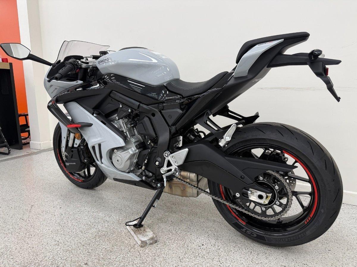 2025 CF MOTO 675 SR-R SPORTS