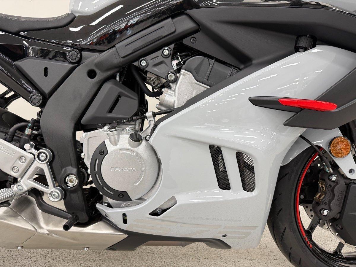 2025 CF MOTO 675 SR-R SPORTS
