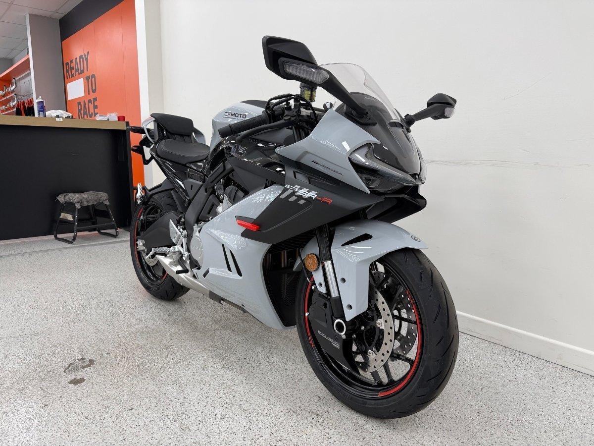 2025 CF MOTO 675 SR-R SPORTS