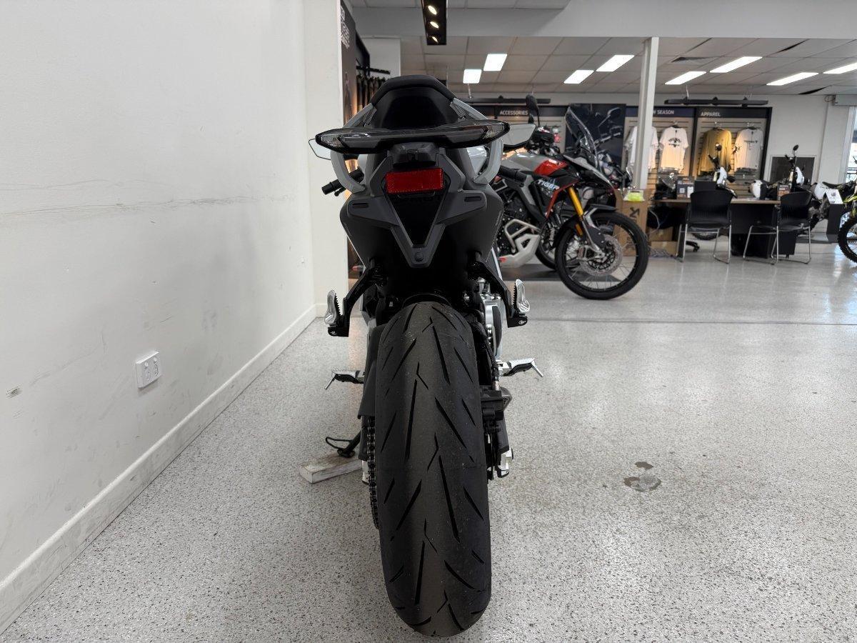 2025 CF MOTO 675 SR-R SPORTS