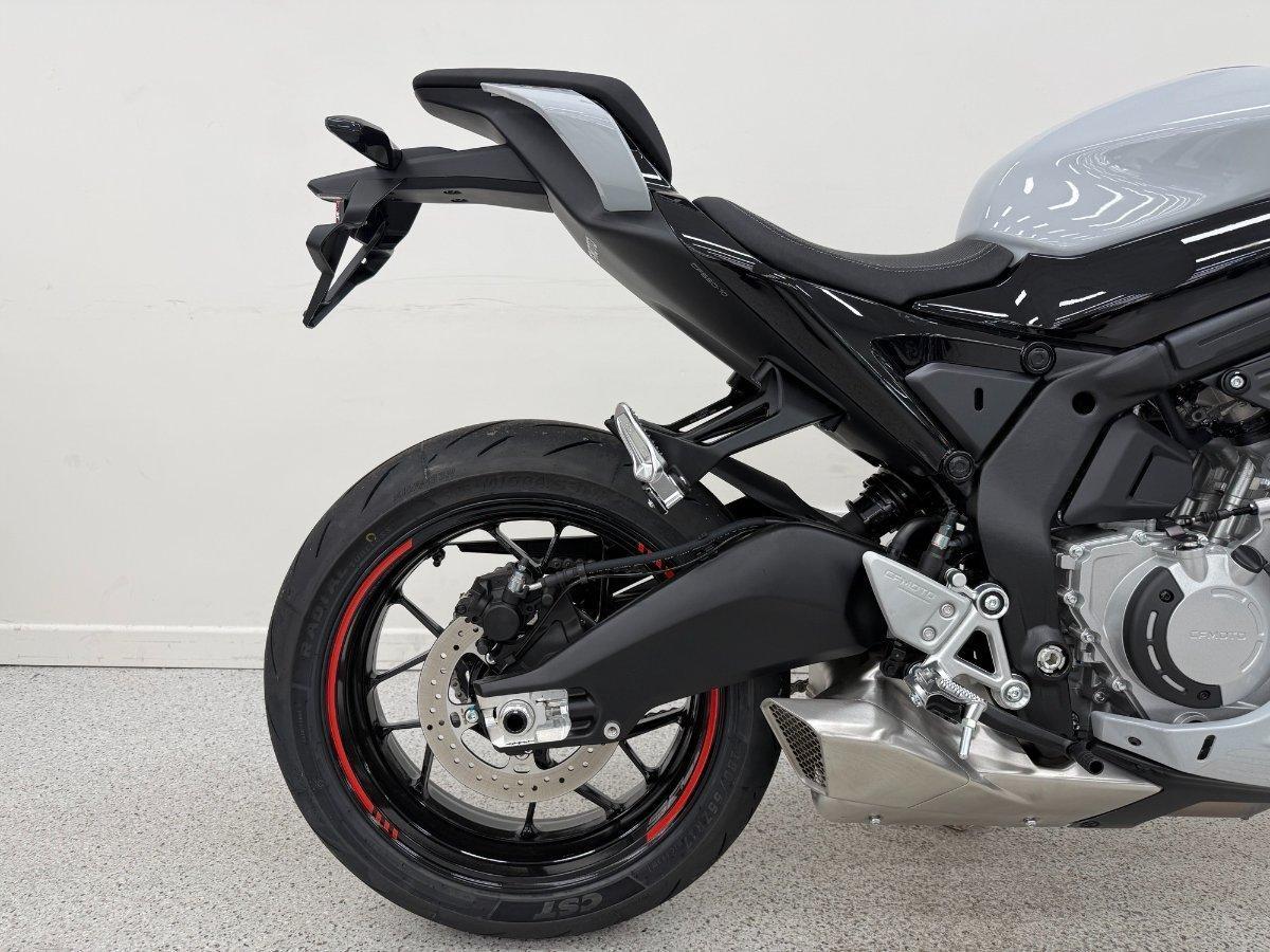 2025 CF MOTO 675 SR-R SPORTS
