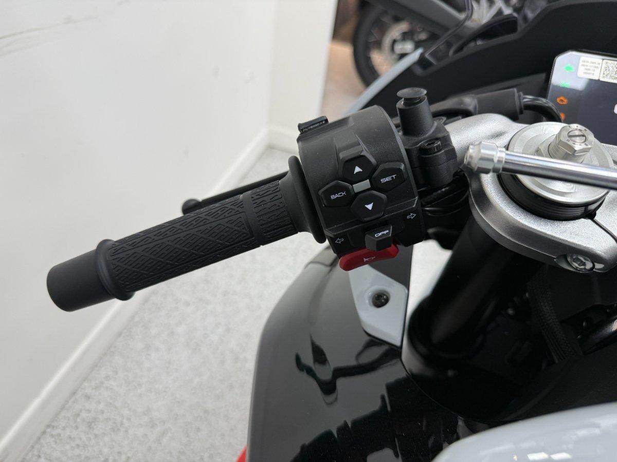 2025 CF MOTO 675 SR-R SPORTS